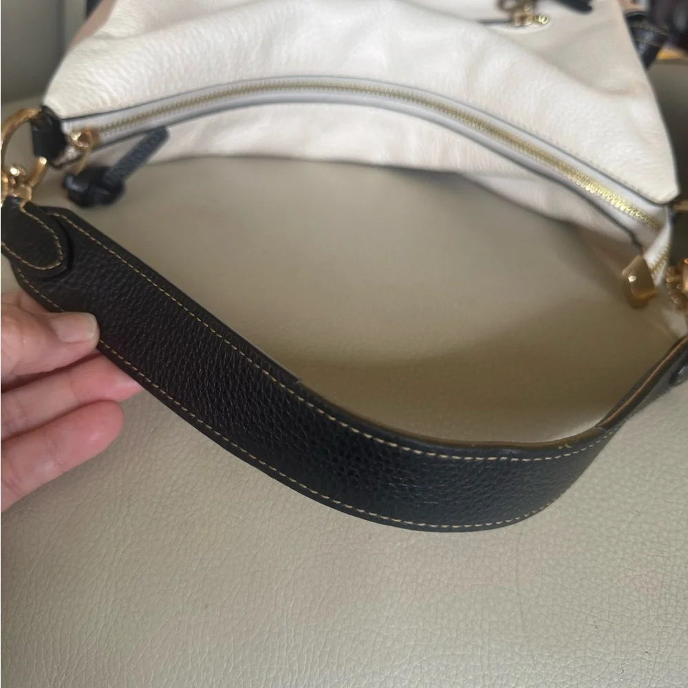 Coach Edi 31 Pebble, Leather Shoulder Bag Chalk/Tan – Authentic -